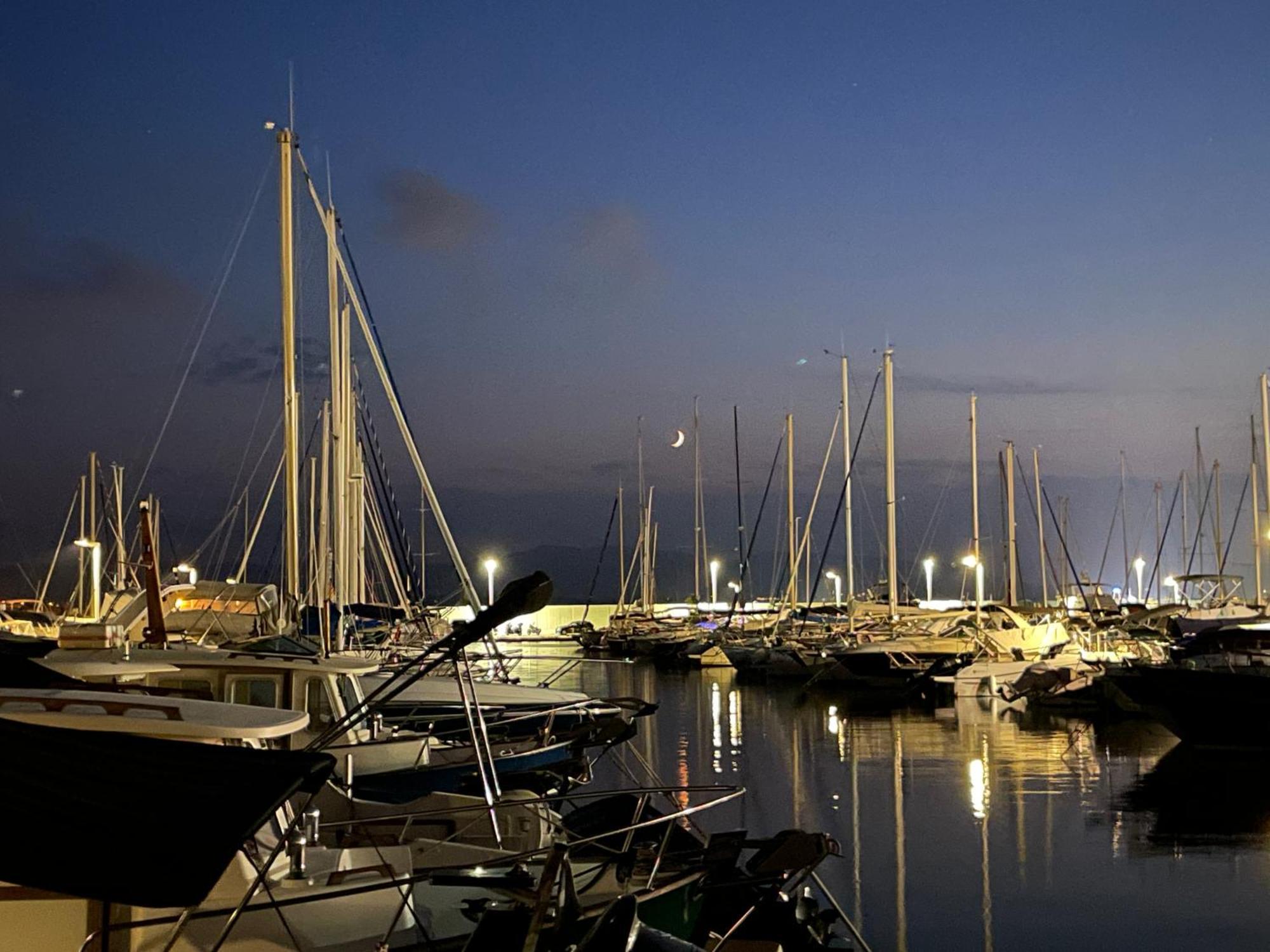 Yacht Studio Galarne Saint-Raphael  Bagian luar foto